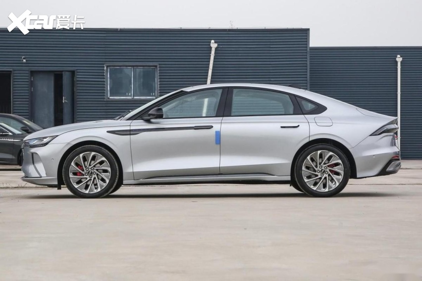 30万可买的新车＋2 ！林肯冒险家/林肯Z混动上市，用的比亚迪电池