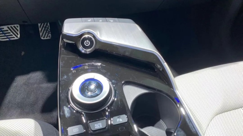成都车展丨28.28万元起，起亚EV6上市，EV5同步预售