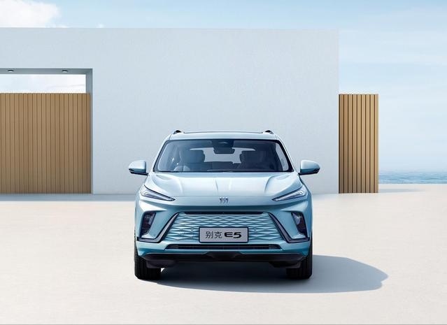 奥特能平台打造/纯电动中大型SUV 别克E5试装车下线 明年一季度上市