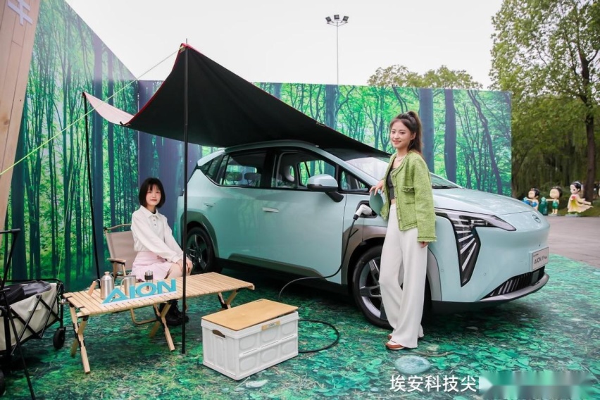 刚拿“销冠”便大秀科技！埃安携AION Y Plus、超充桩亮相成都