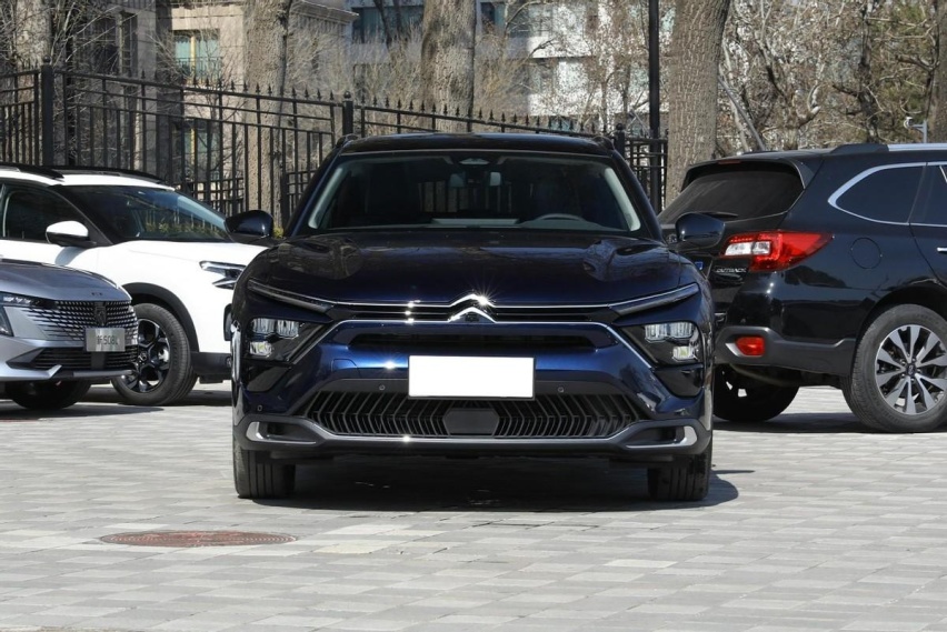 雪铁龙凡尔赛改款上市，标配1.6T+8AT，起售价15万内