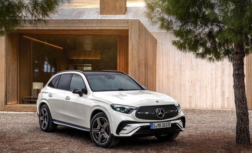 奔驰“最美”SUV！性感翘臀+豪华内饰+空悬 宝马X4：别欺人太甚