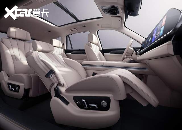 蓝山DHT-PHEV；全家人出门别焦虑