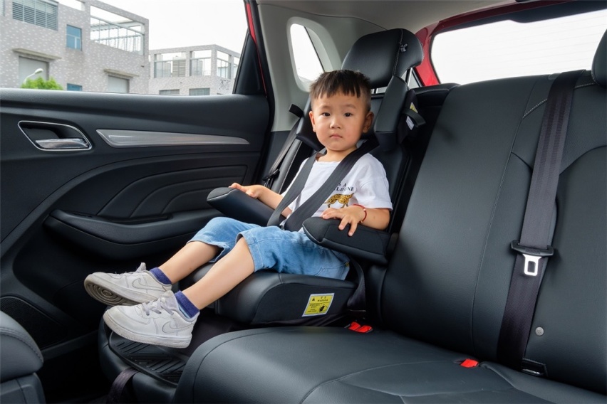 6.98万起的大空间SUV，尺寸跨级还官降1万多？