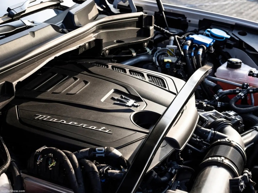 比Macan漂亮的玛莎拉蒂新SUV 3.0T+V8 预计50万起