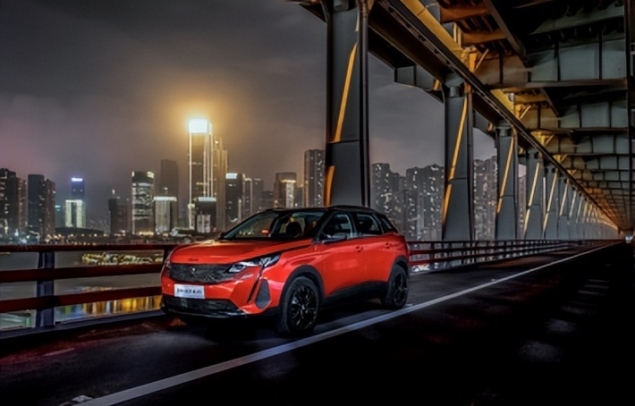 年轻人的第一台操控型SUV，为什么一定是全新4008炫夜版