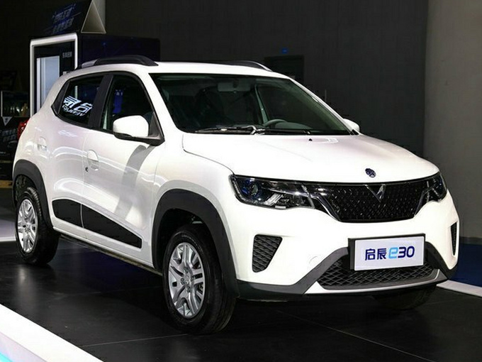 ����e30늄�SUV�������У��A��7-8�fԪ