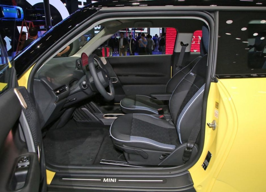MINI COOPER上市，电动化转型下的新篇章，能否重振中国市场？