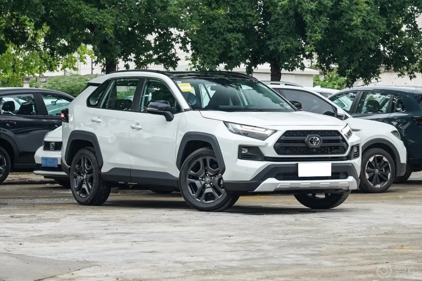 RAV4荣放与威兰达强强对决，最终它以细节取胜！