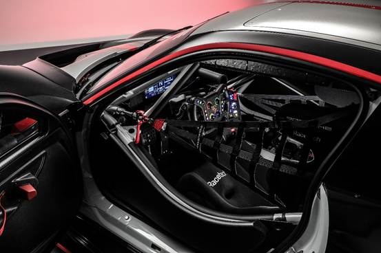 最新一代保时捷911 GT3 R首发