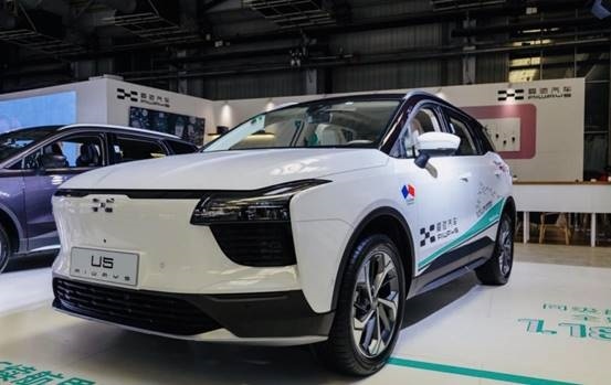 特斯拉走进中国 爱驰U5出口欧盟 新能源车迎来世界局