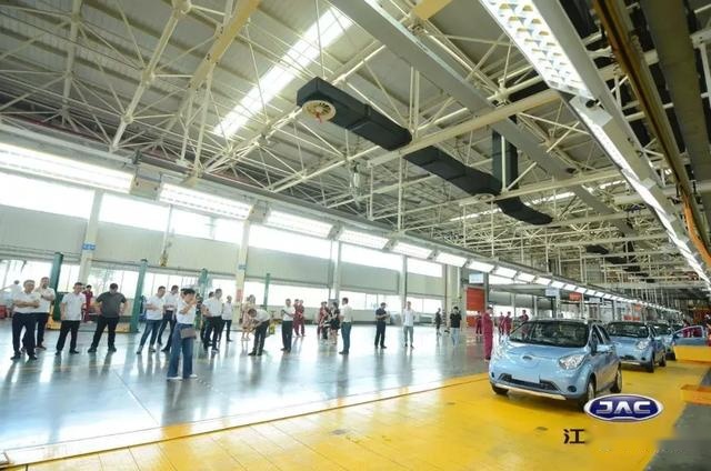 短途代步首选！续航可达310km，试驾江淮iEV6E青春版售6.55万元起