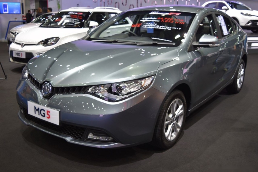 MG5-sedan-front-three-quarters-at-2017-Bangkok-International-Motor-Show.jpg