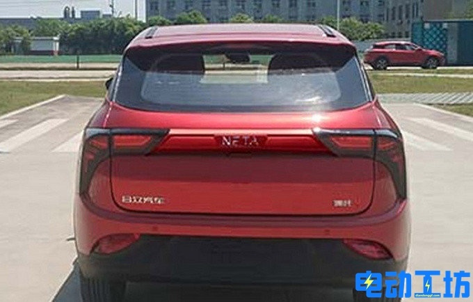 哪吒第三款新车——哪吒V实车曝光