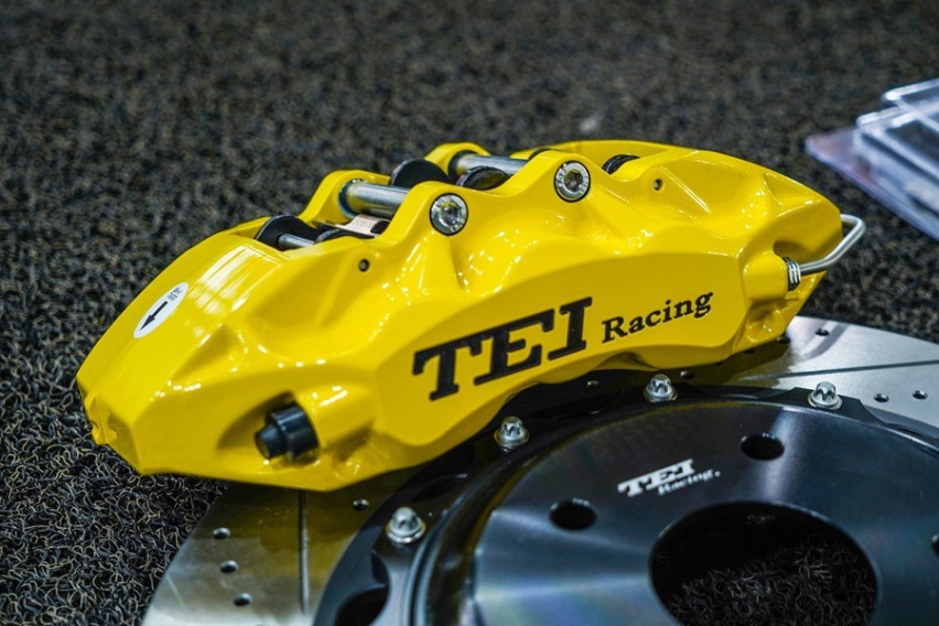 一汽-丰田锐志刹车改装P60S六活塞卡钳套件，TEI Racing刹车