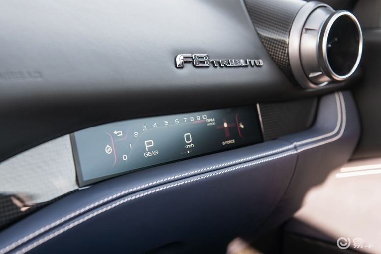 跃马的 V8 终章：试驾法拉利 F8 Tributo