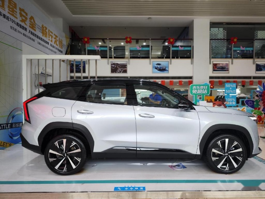 分析吉利博越L预售价：2.0T逼近星越L，主推1.5T