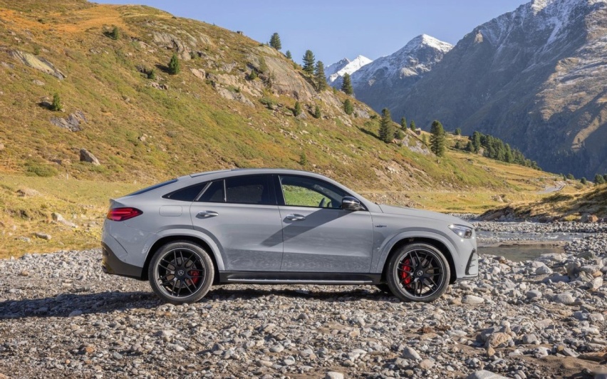 攻击十足，奔驰AMG GLE 53 Hybrid Coupe官图发布