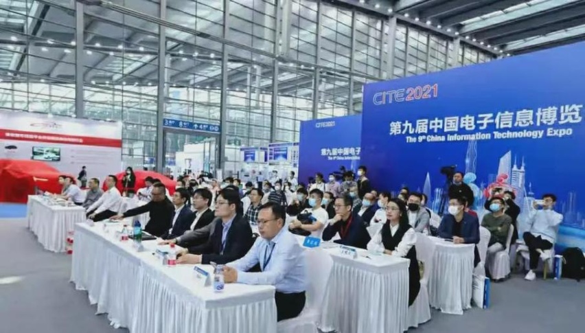 解放双手不是梦！邻世汽车发布L5自动驾驶平台