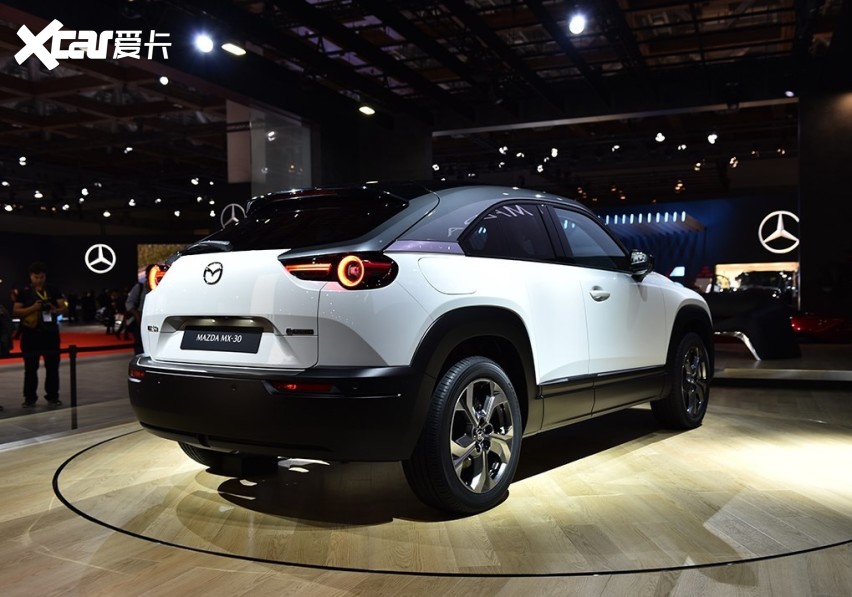 马自达mx-30轻混车型正式发布 折合人民币15.4万