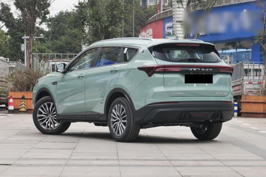 捷途中型SUV推新×2：X90 PRO预售，X70 C-DM到店