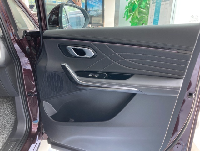 纯电+智能+豪华+MPV，上汽大通MAXUS MIFA 9实拍解析