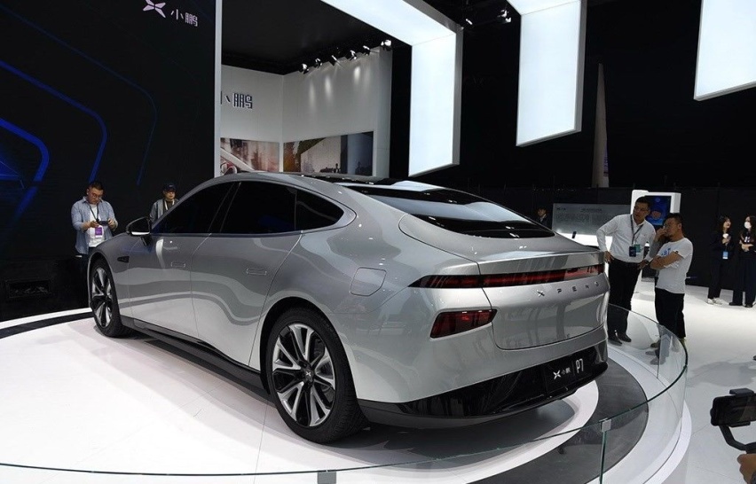 降价引发维权，特斯拉无惧风波，马斯克亲自交付Model 3？