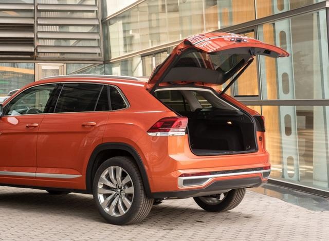 32万起的大众轿跑SUV，2.5TV6+四驱可选，后排5个座