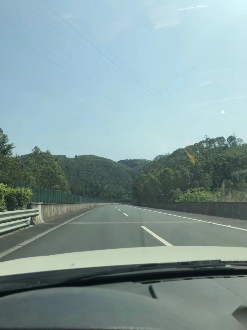 不用羡慕德国人了，国内首条“不限速”高速公路年底开通？