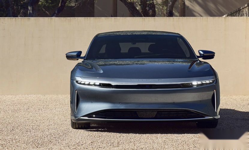 特斯拉Model 3中期改款明年上市；阿斯顿·马丁进入地产行业