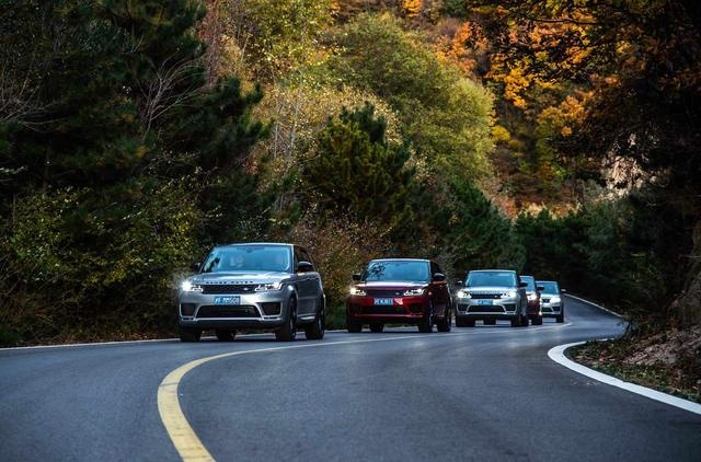 试2020款揽胜运动版：3.0T+48V轻混，又快又野的路虎