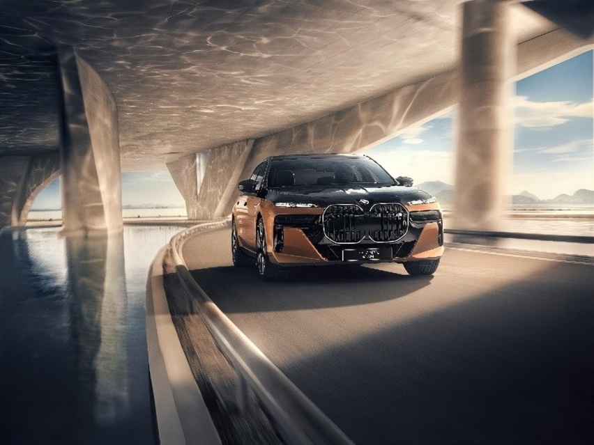 宝马史上最强电动车,创新纯电动BMW i7 M70L上海全球首发