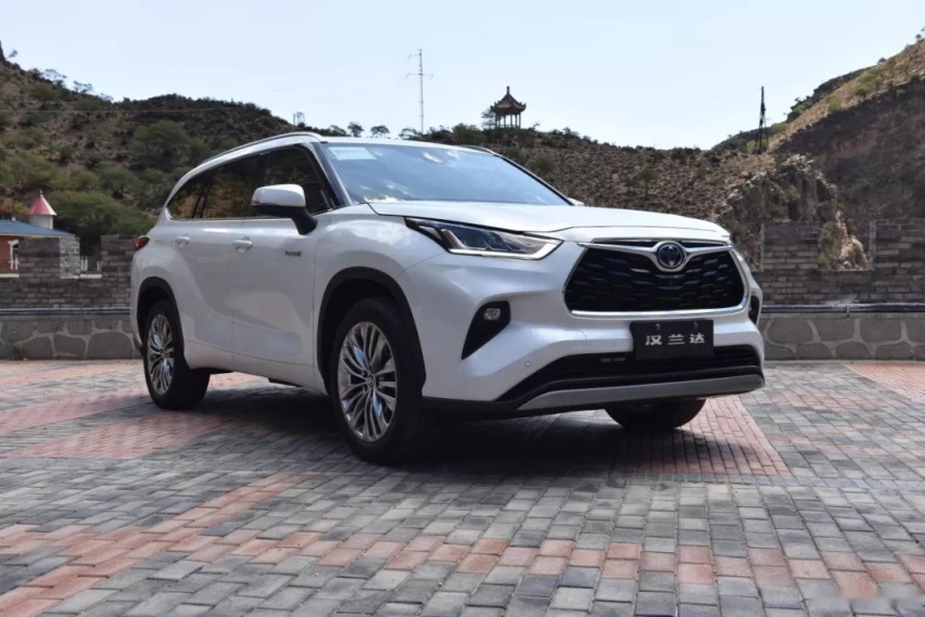 对比凯迪拉克XT6和全新汉兰达！谁才是30万级高品质SUV最优选？