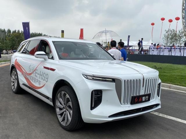 红旗E-HS9实车曝光，大型纯电动SUV，库里南的既视感！