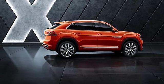 轴距接近3米的中大型豪华运动SUV