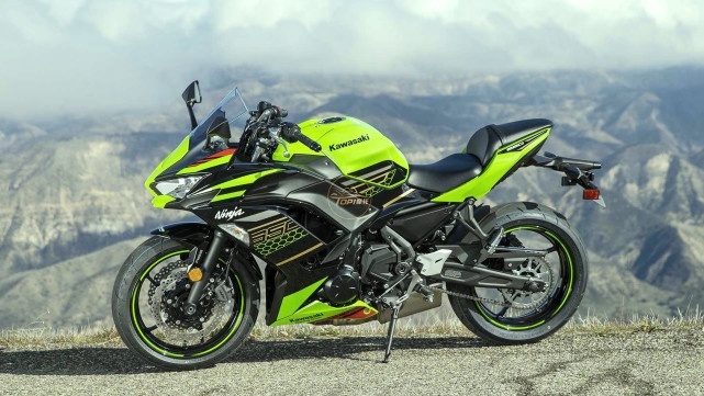 零百加速4秒出头 川崎Ninja650 进口中量级性价比之选