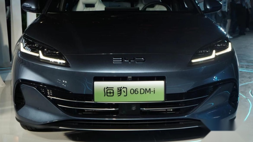 从无人之境走向无人之境！比亚迪第五代DM技术凭啥扼喉燃油车？
