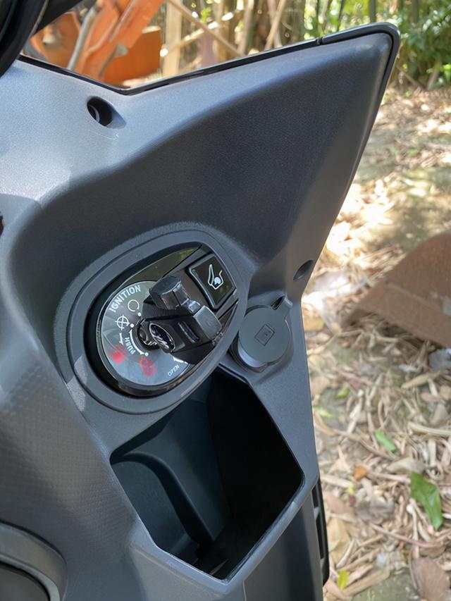 开箱我的运动踏板摩托车，TCS版黑龙DRG