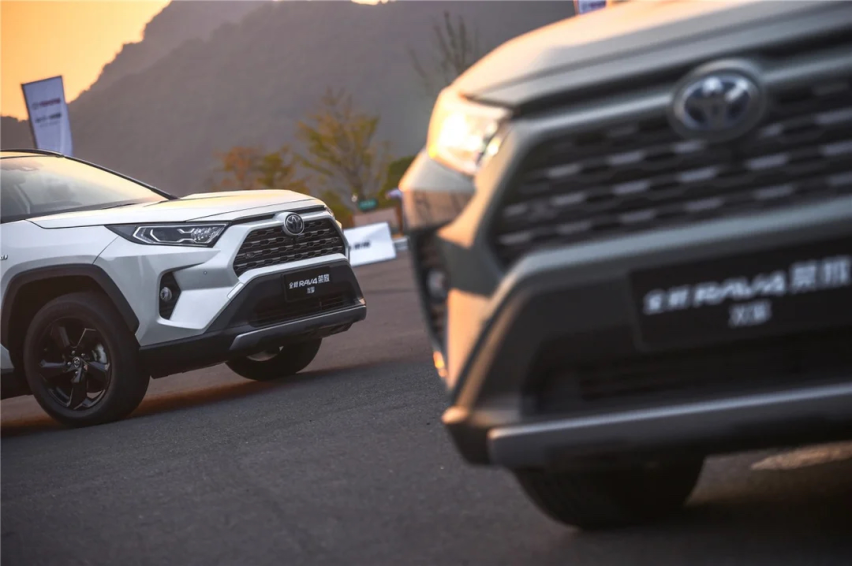 我行车讯丨新款丰田RAV4海外版外观曝光！它还是你的菜吗？