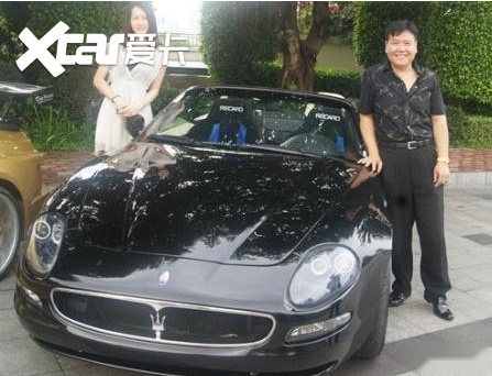 首先,我们先来说说万梓良拥有的汽车吧,万梓良本人所拥有的豪车并不是