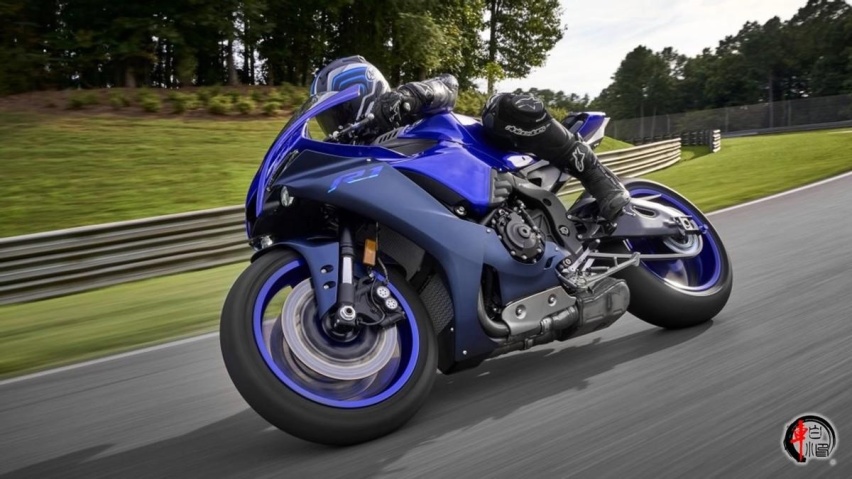 资讯|22.98万元起雅马哈YZF-R1:200马力极速狂飙,公路骑士