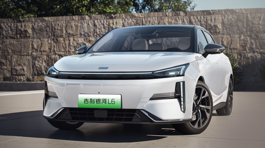 挑战三车高速连环“魔鬼碰”，吉利银河L6为什么丝毫不慌