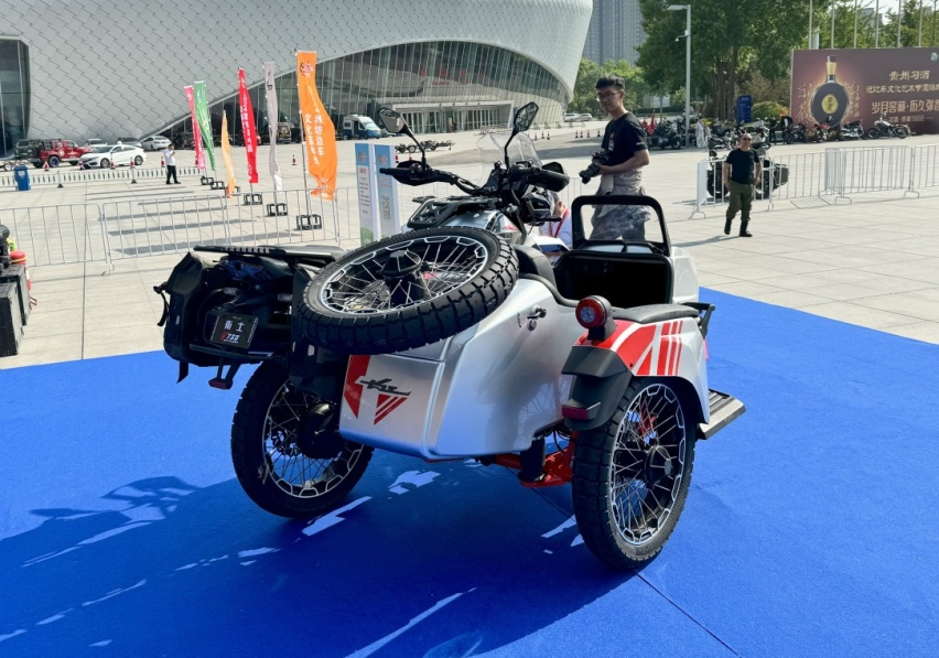新车速递：长江卫士V750上市，国产拉力风偏三轮有看点