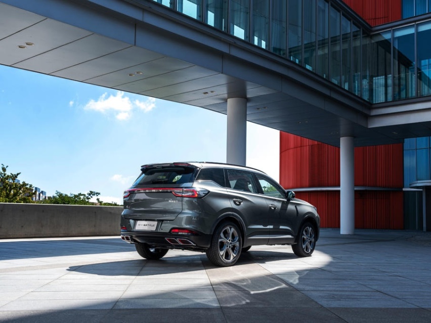 精致的前驱SUV！奇瑞-新瑞虎7PLUS最高预售价12.19万