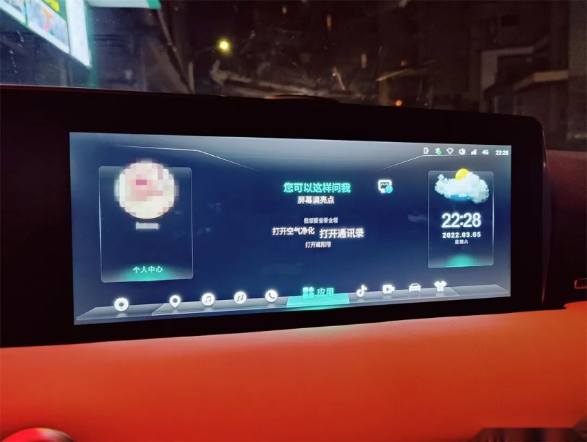 独立试驾哪吒U Pro：想要闷声发大财，没诚意是不行的