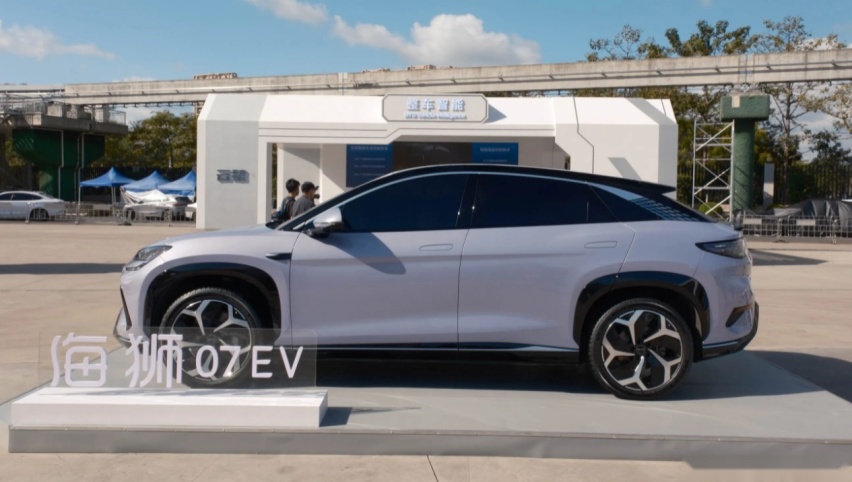比亚迪海狮07 EV现身街头，大过Model Y，配530马力+云辇