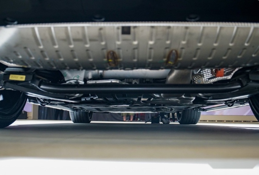 4.4T V8+531Ps 全新一代路虎揽胜运动版首发亮相