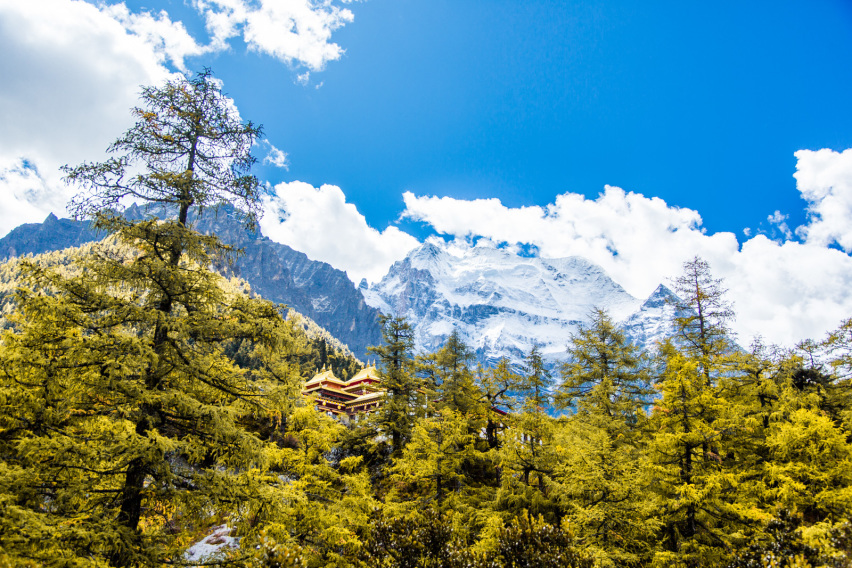 驾丰田雷凌游稻城亚丁（下）——高原极限徒步赏最美雪山