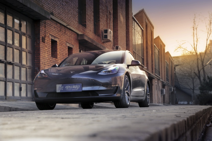 入手的最佳时机?——深度试驾特斯拉Model 3高性能版