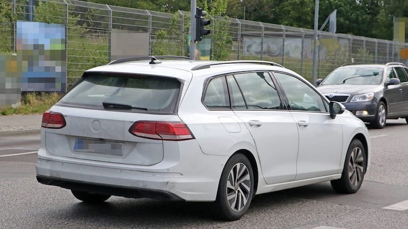 Volkswagen-Golf-Variant-12.jpg
